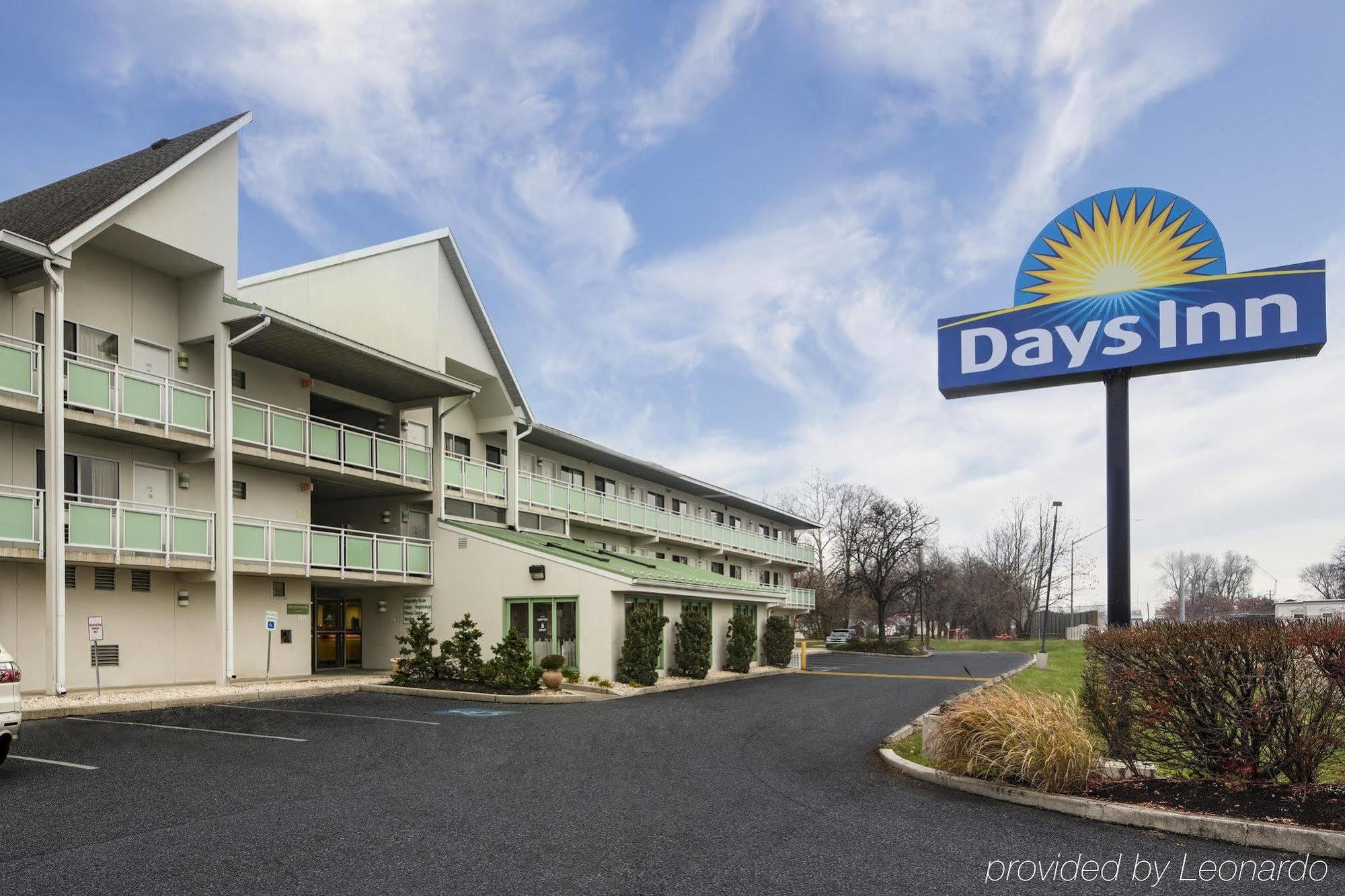 Days Inn By Wyndham Harrisburg North Zewnętrze zdjęcie